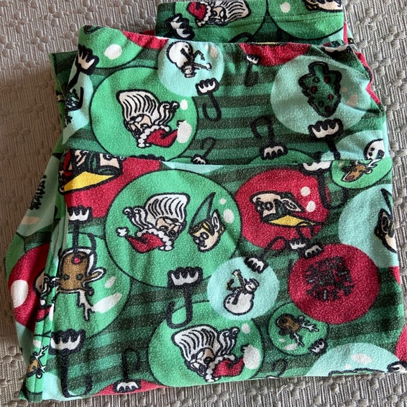 4 pairs of one size lularoe leggings - Picture 2 of 5